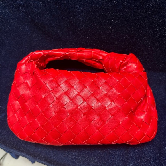 Like new condition Bottega Veneta Mini Jodie Bag Bright red - Picture 2 of 8